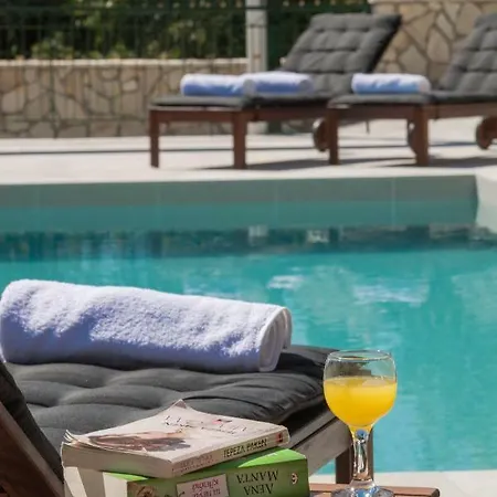 Secret Paradise Kariá