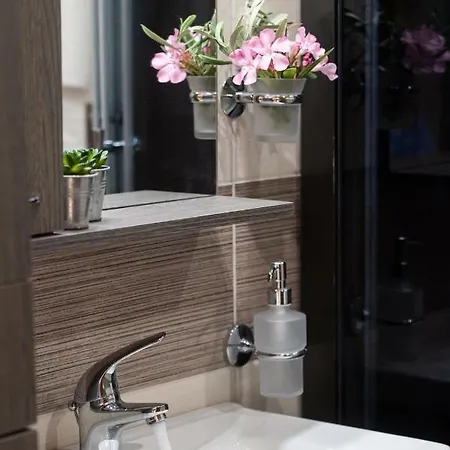 Secret Paradise Apartment *